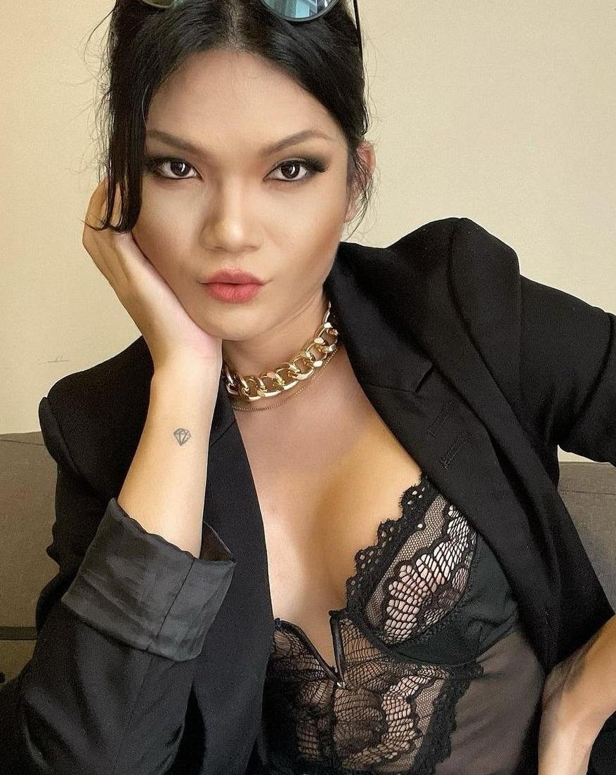 ColorfulPoppins from Devon,United Kingdom